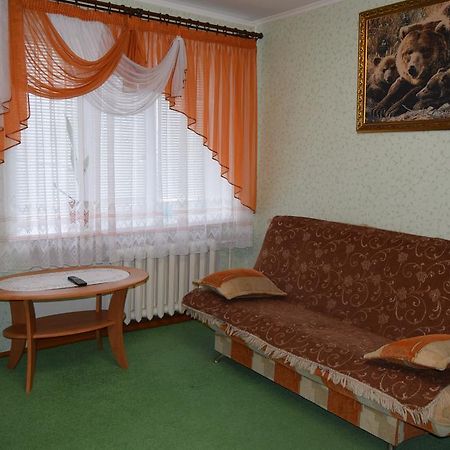 Apartments On Leninskaya Street เนียสวิจ ภายนอก รูปภาพ