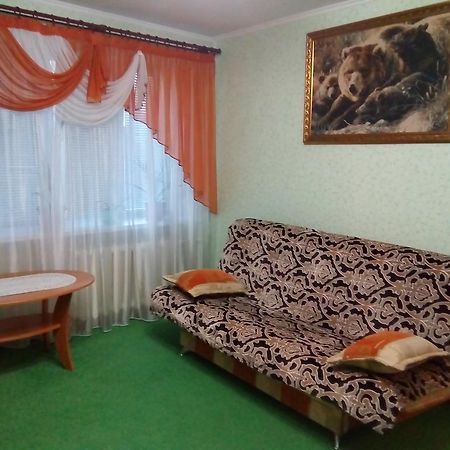 Apartments On Leninskaya Street เนียสวิจ ภายนอก รูปภาพ