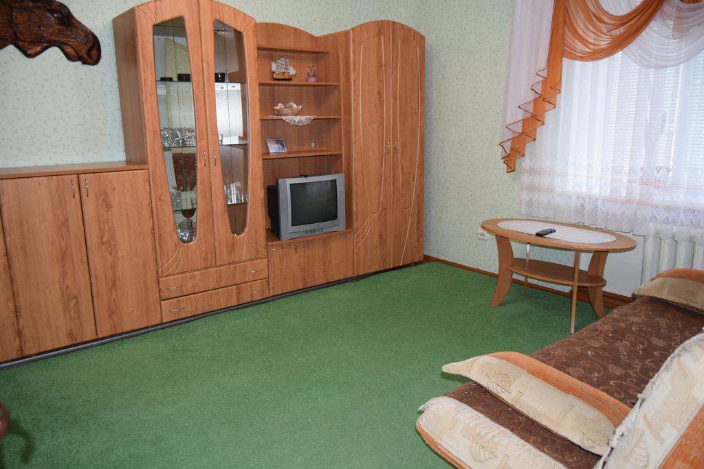 Apartments On Leninskaya Street เนียสวิจ ภายนอก รูปภาพ